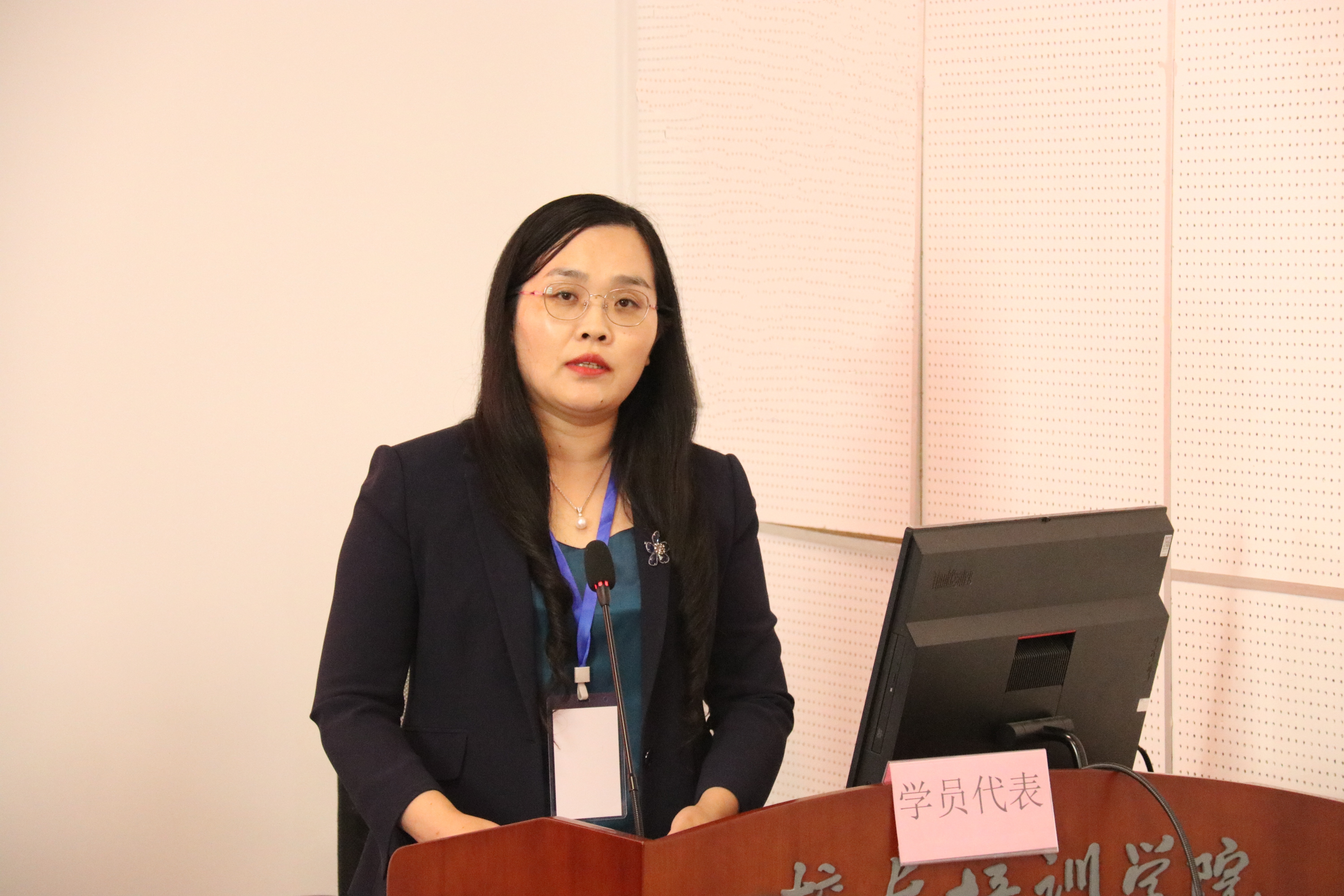 5学员代表黄玉洁校长发言_副本.jpg
