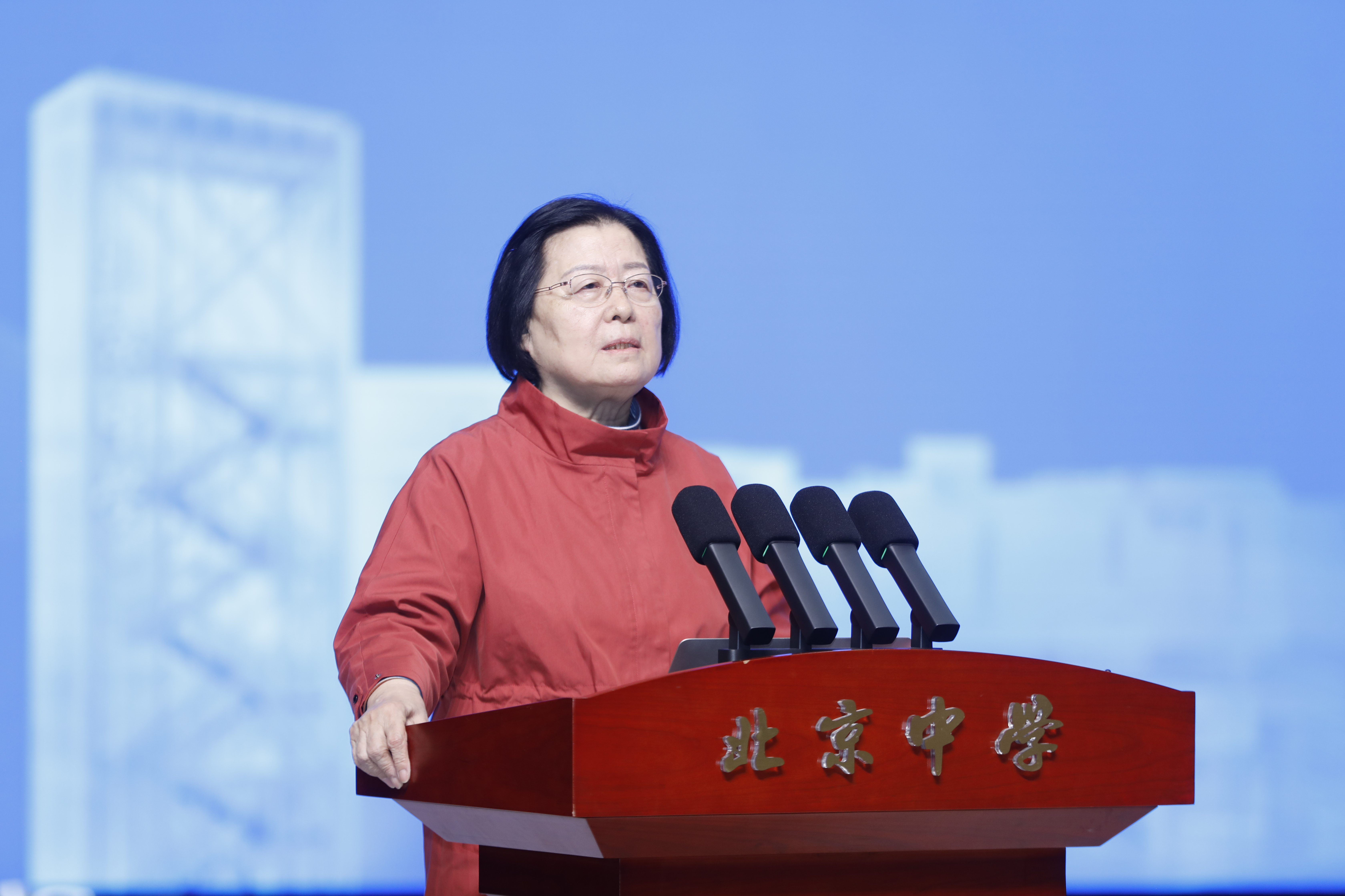 8刘彭芝点评.JPG