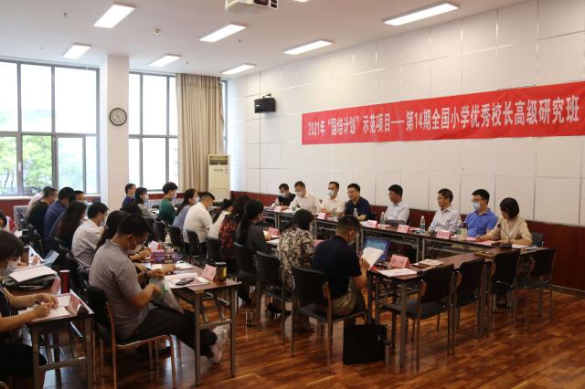 7导师与学员见面会现场.jpg